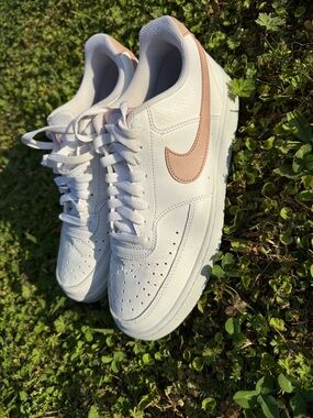 Nike Women’s White Sneakers with Blush Swoosh